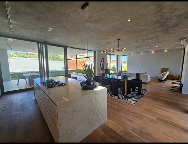 4 BEDROOM FREEHOLD FOR SALE IN HAWAAN FOREST ESTATE